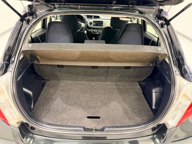 Used 2013 Toyota Yaris LE image 18