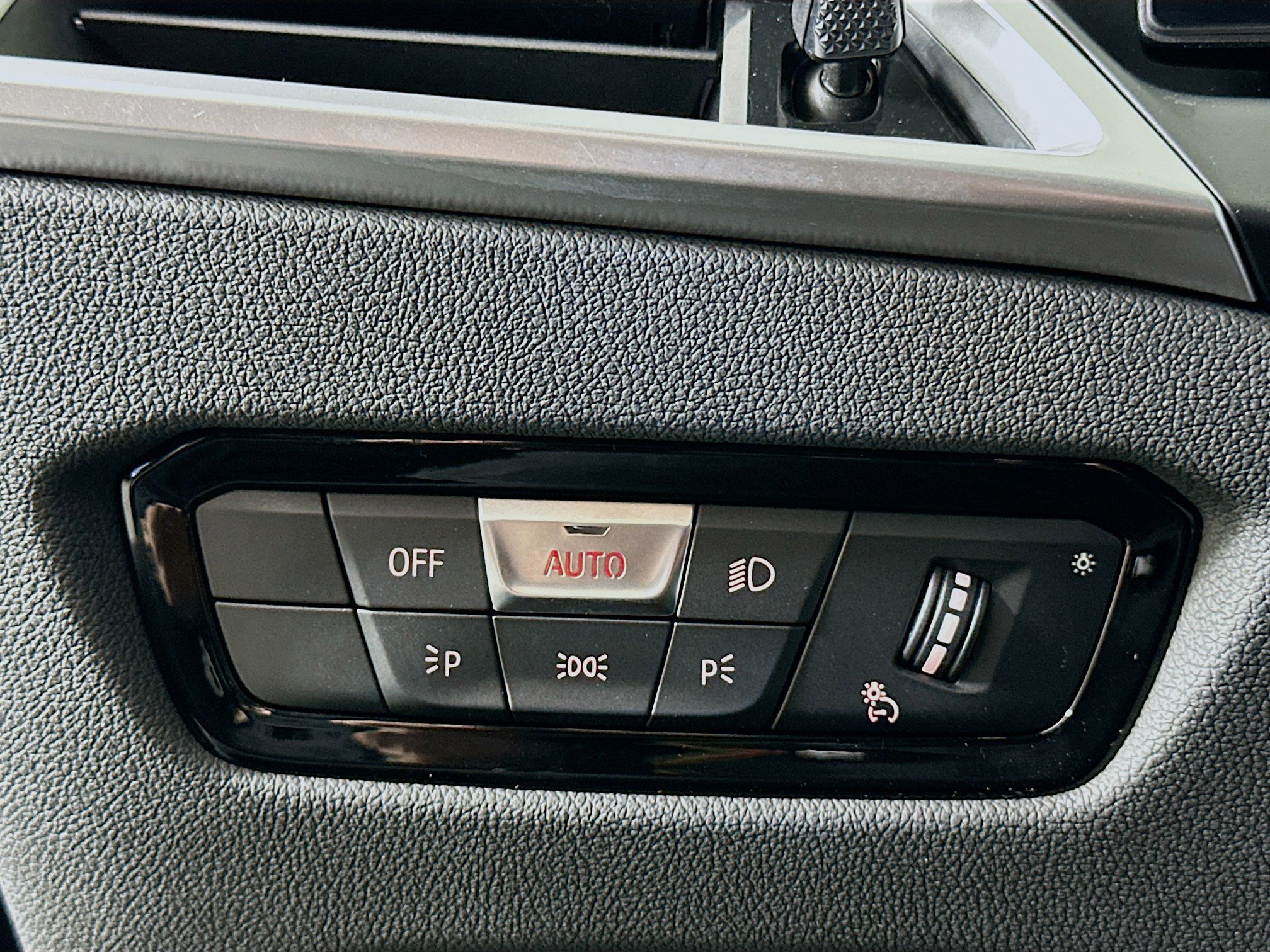 Used 2025 BMW 330i xDrive Sedan image 17