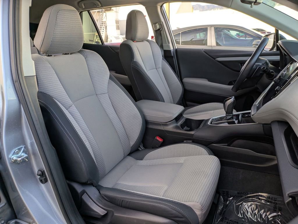 Used 2025 Subaru Outback Premium image 28