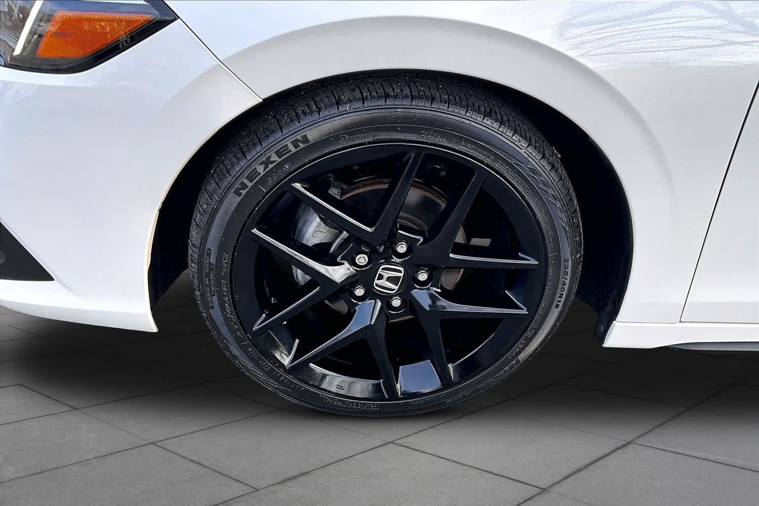 Used 2023 Honda Civic Sport image 11