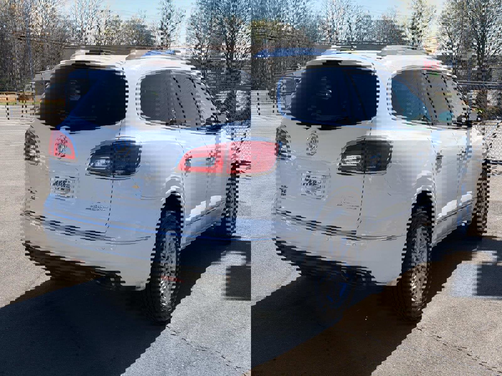 Used 2015 Buick Enclave Convenience image 16