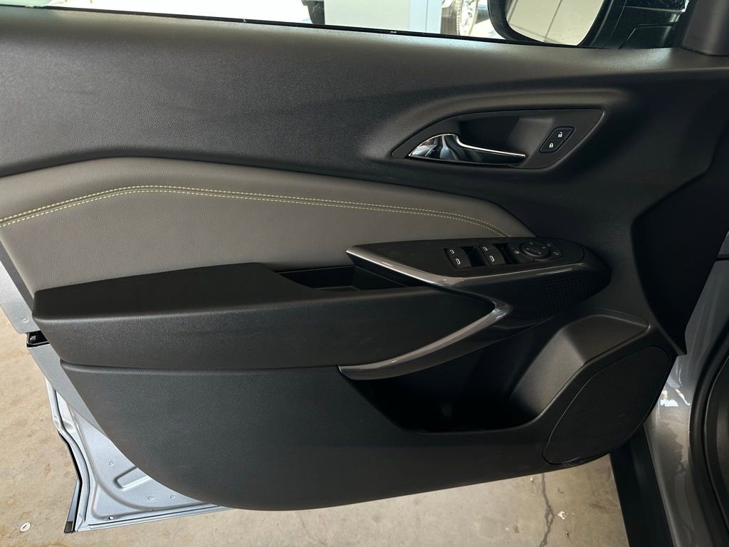 New 2026 Chevrolet Trax ACTIV FWD image 11