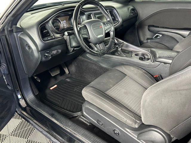 Used 2017 Dodge Challenger R/T image 11