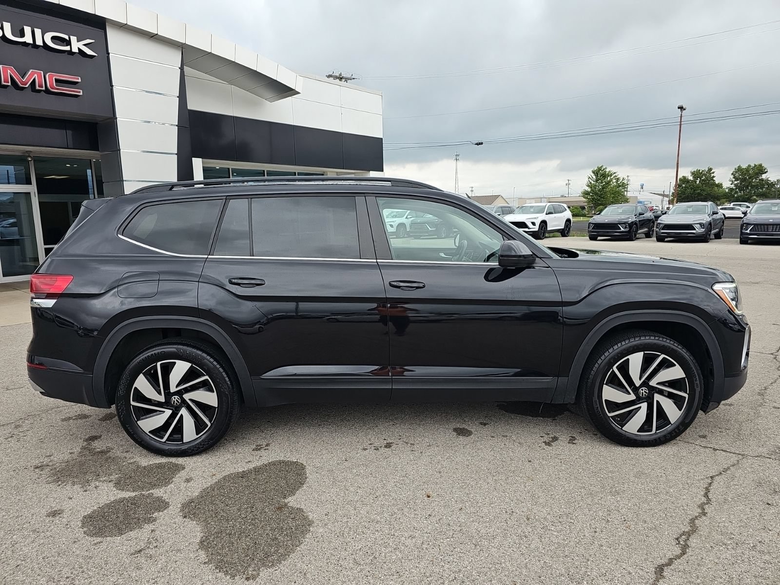 Used 2024 Volkswagen Atlas SE FWD image 34