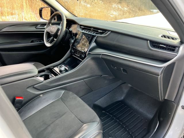 Used 2023 Jeep Grand Cherokee L Laredo image 28