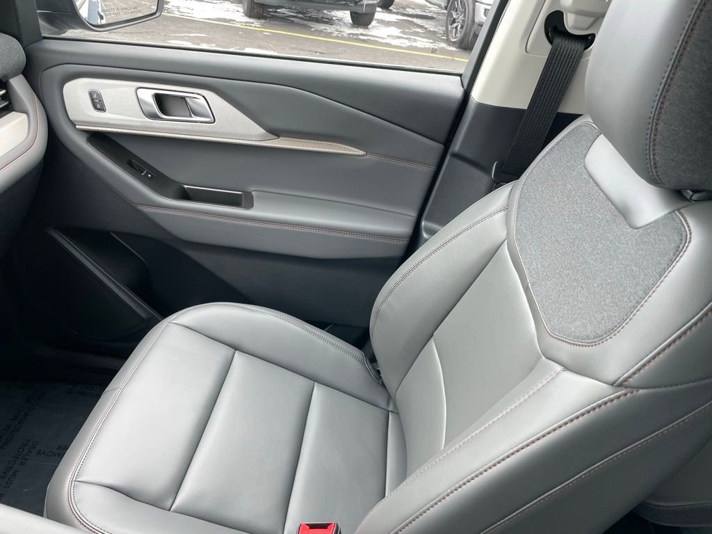 New 2026 Ford Explorer Active w/ Active Comfort Package image 23