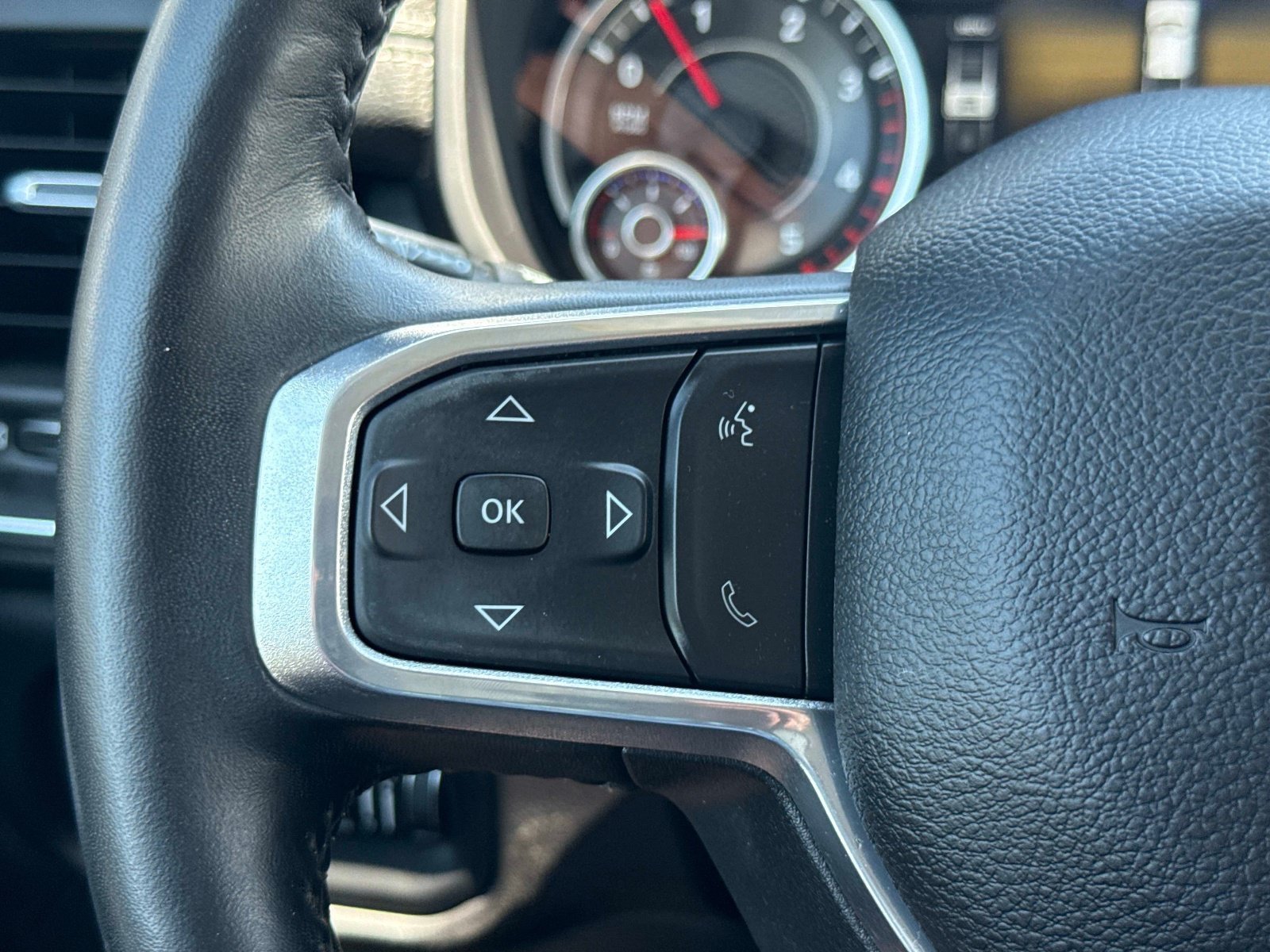 Used 2024 RAM 2500 Laramie AWD/4WD image 29