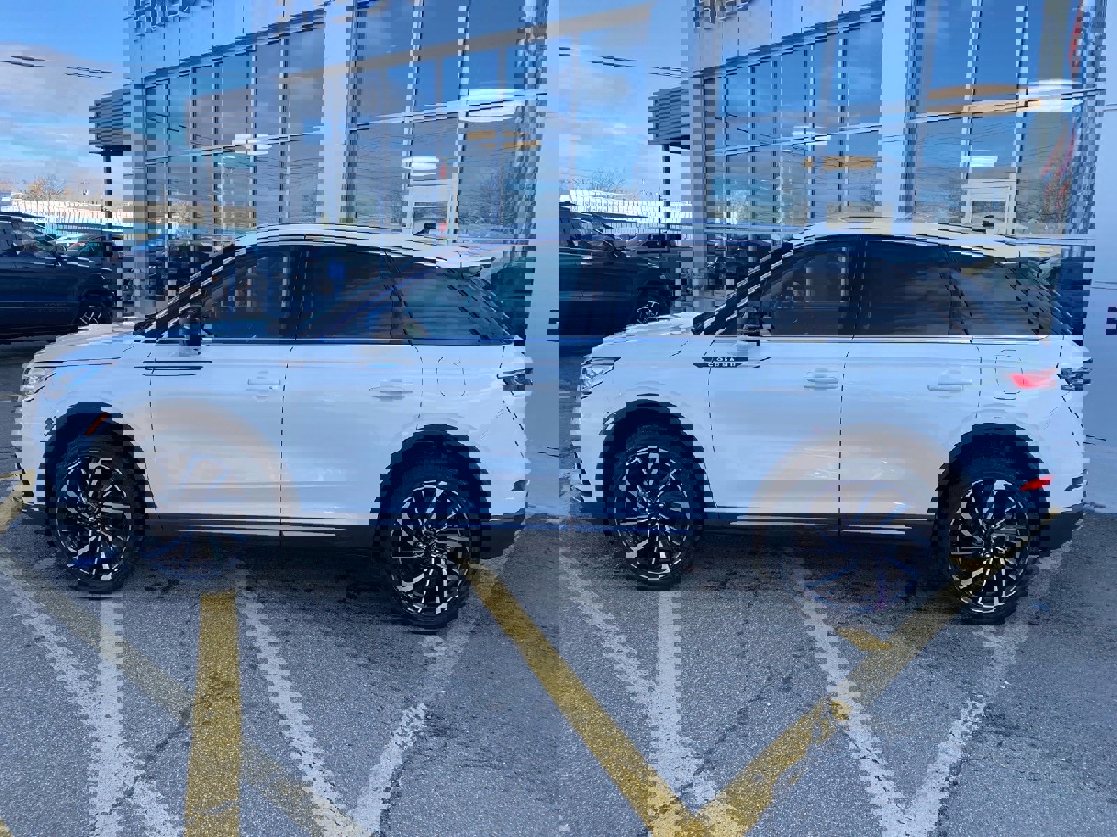 Used 2025 Lincoln Corsair Reserve image 2