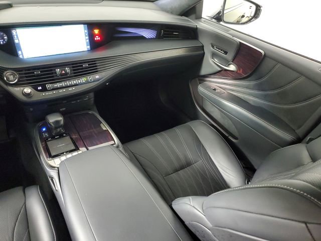 Used 2020 Lexus LS 500 w/ Interior Upgrade Package image 17
