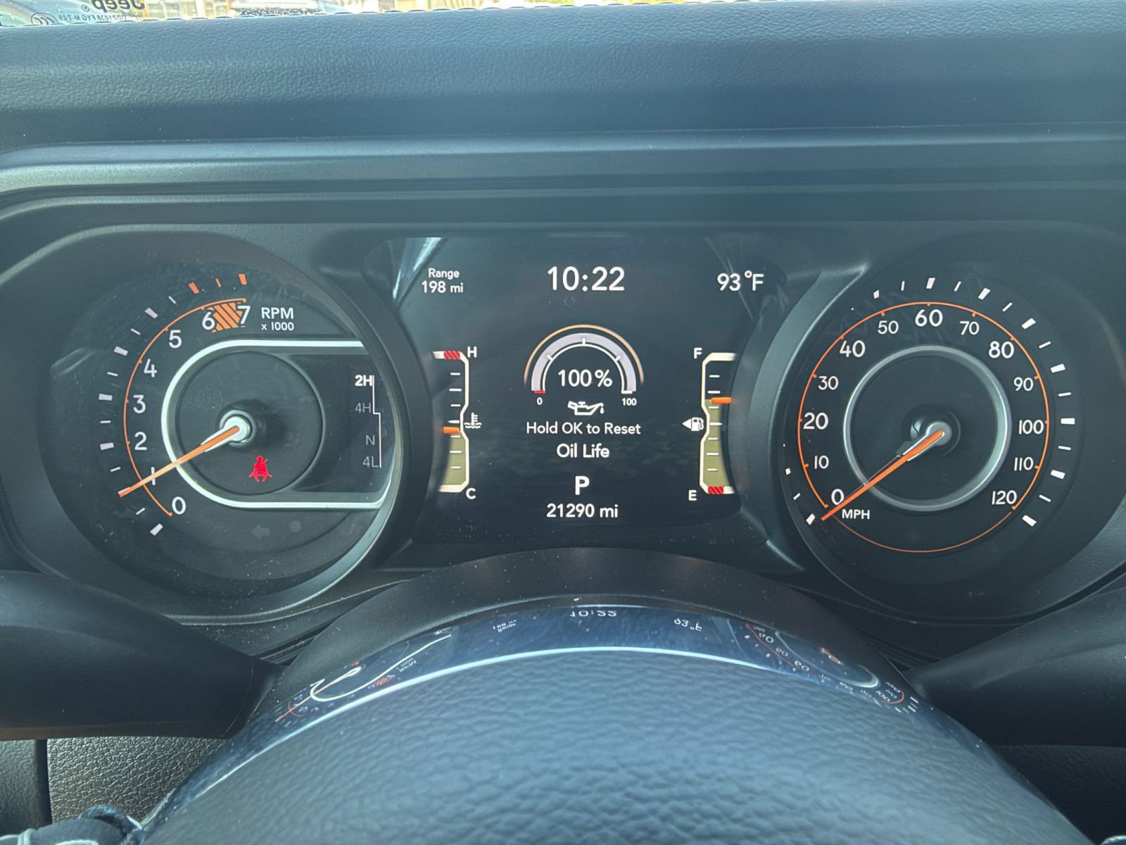 Used 2025 Jeep Wrangler Unlimited Sahara AWD/4WD image 39