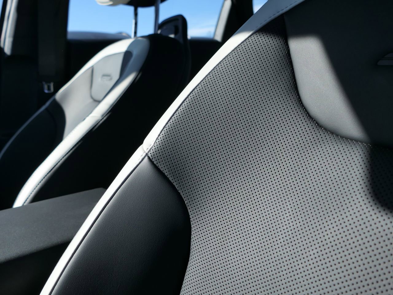 New 2025 Kia K4 GT-Line w/ GT-Line Premium Package image 9