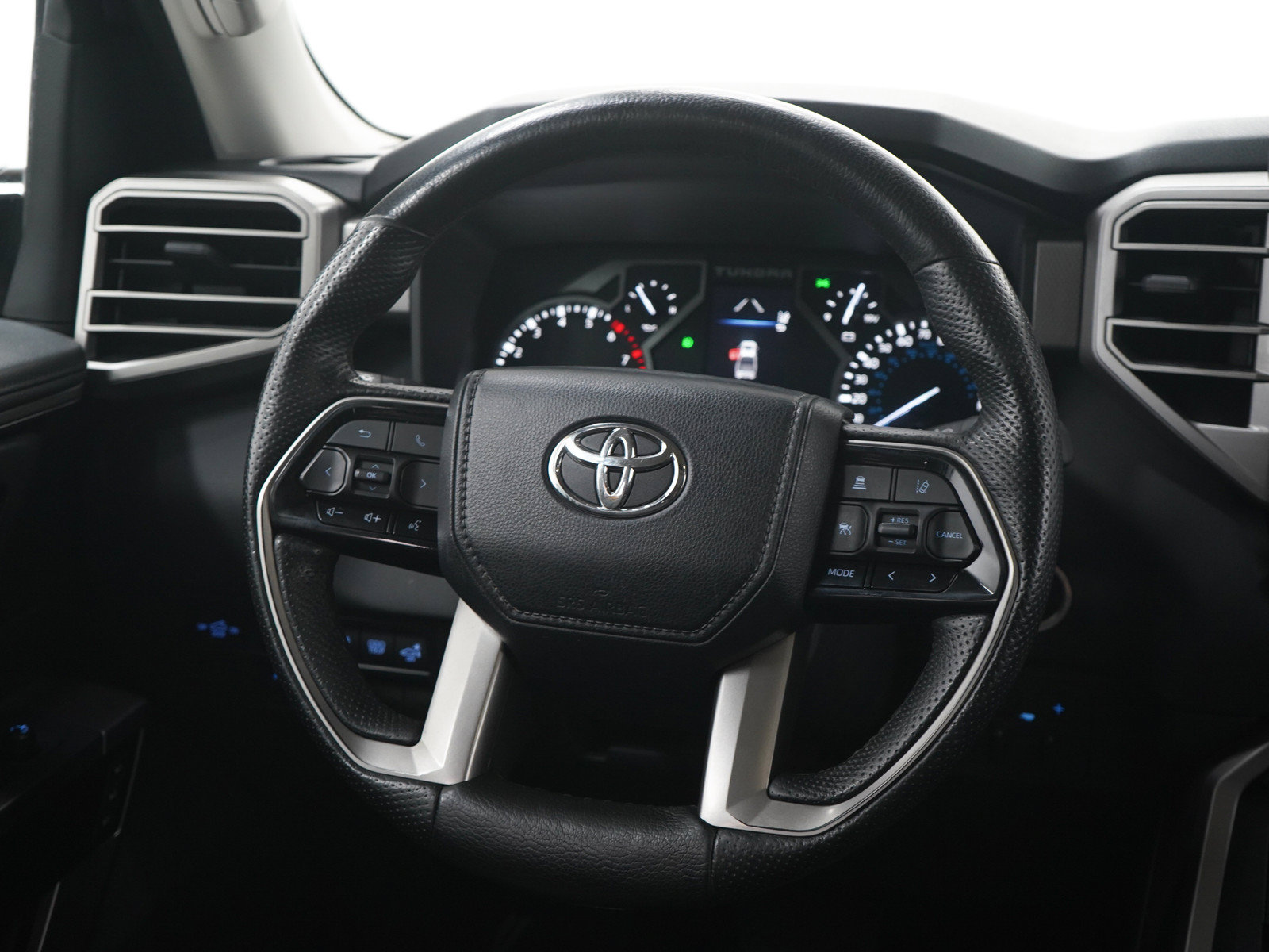 Used 2022 Toyota Tundra Limited AWD/4WD image 17