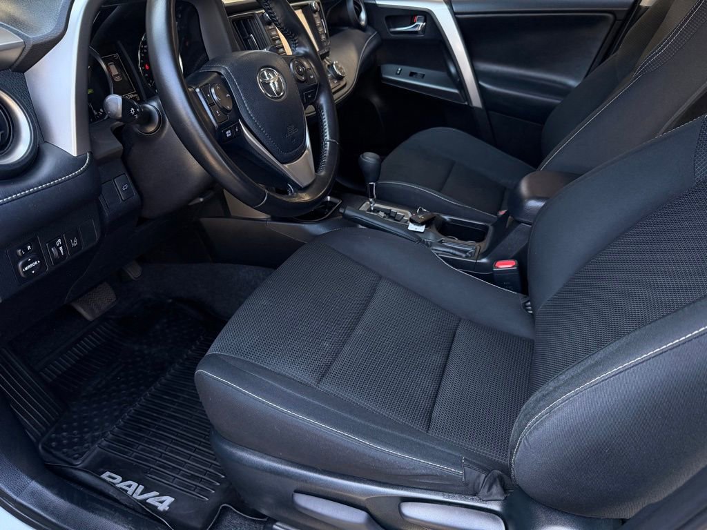 Used 2018 Toyota RAV4 XLE AWD/4WD image 17