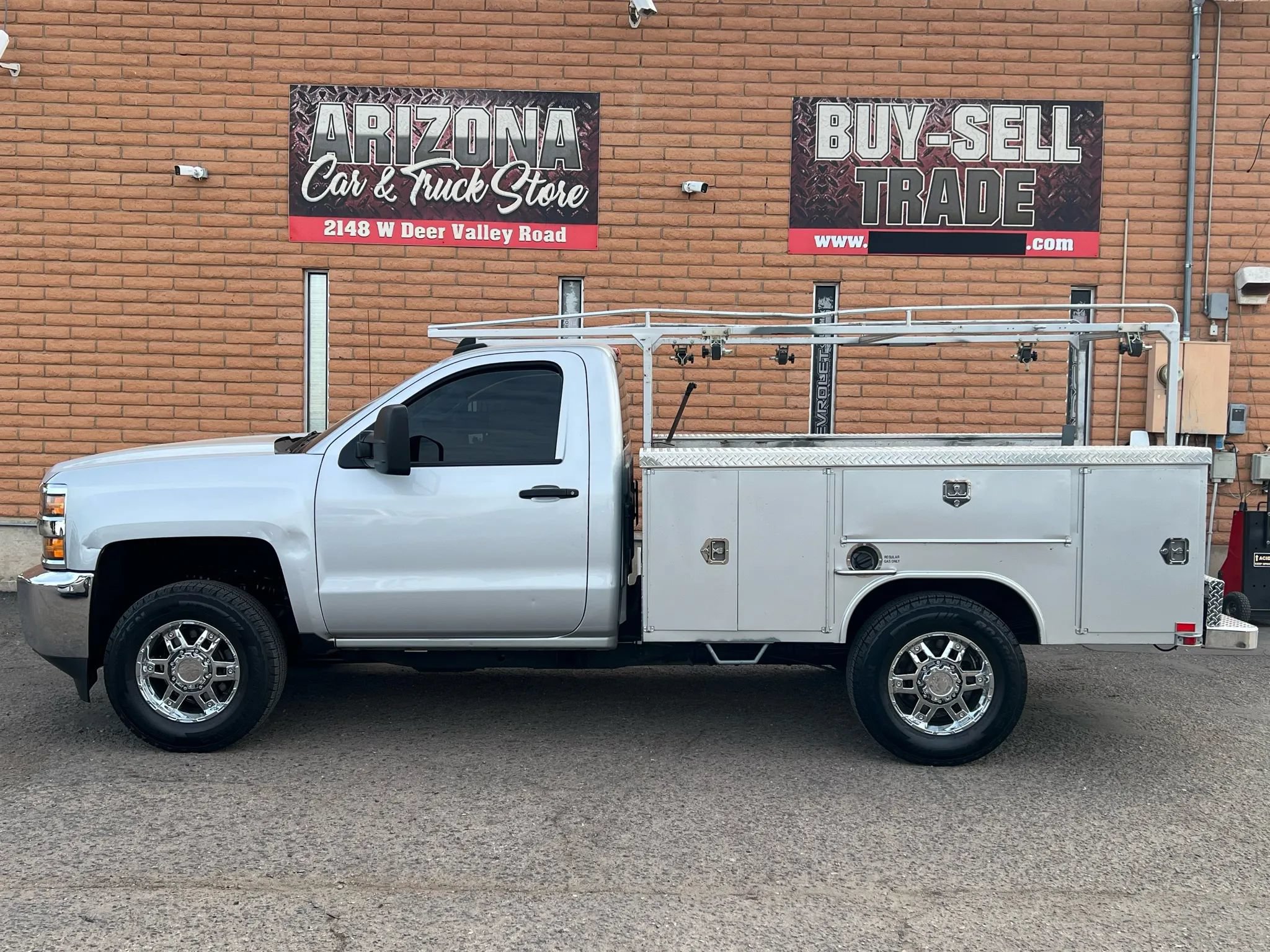 Used 2018 Chevrolet Silverado 2500 W/T RWD image 1