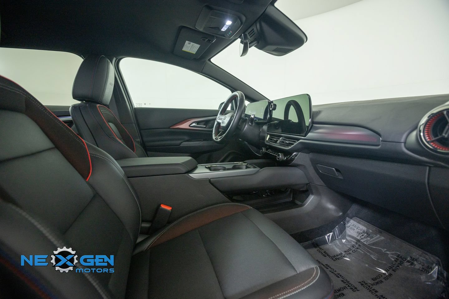 Used 2024 Chevrolet Equinox EV RS FWD image 40