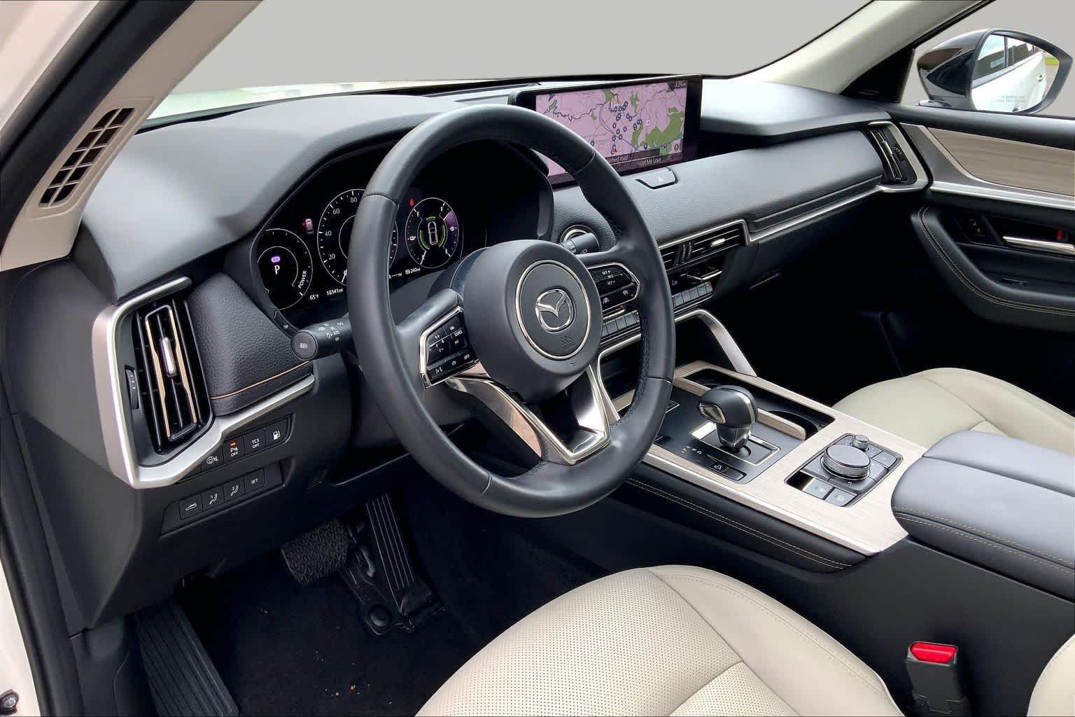 Certified 2025 MAZDA CX-70 Plug-In Hybrid w/ Premium Pkg AWD/4WD image 18