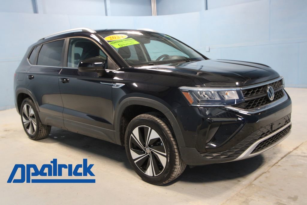 Used 2024 Volkswagen Taos SE image 1