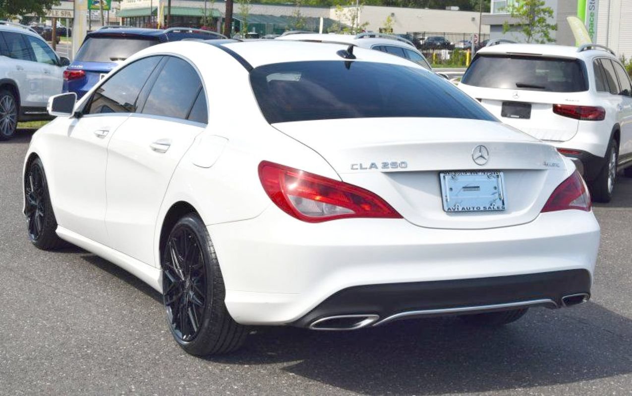 Used 2019 Mercedes-Benz CLA 250 4MATIC w/ Premium Package image 8