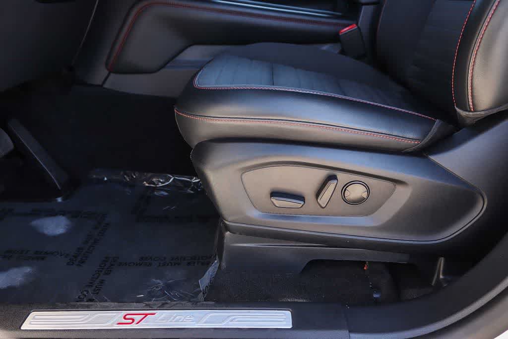 Certified 2025 Ford Explorer ST-Line RWD image 21