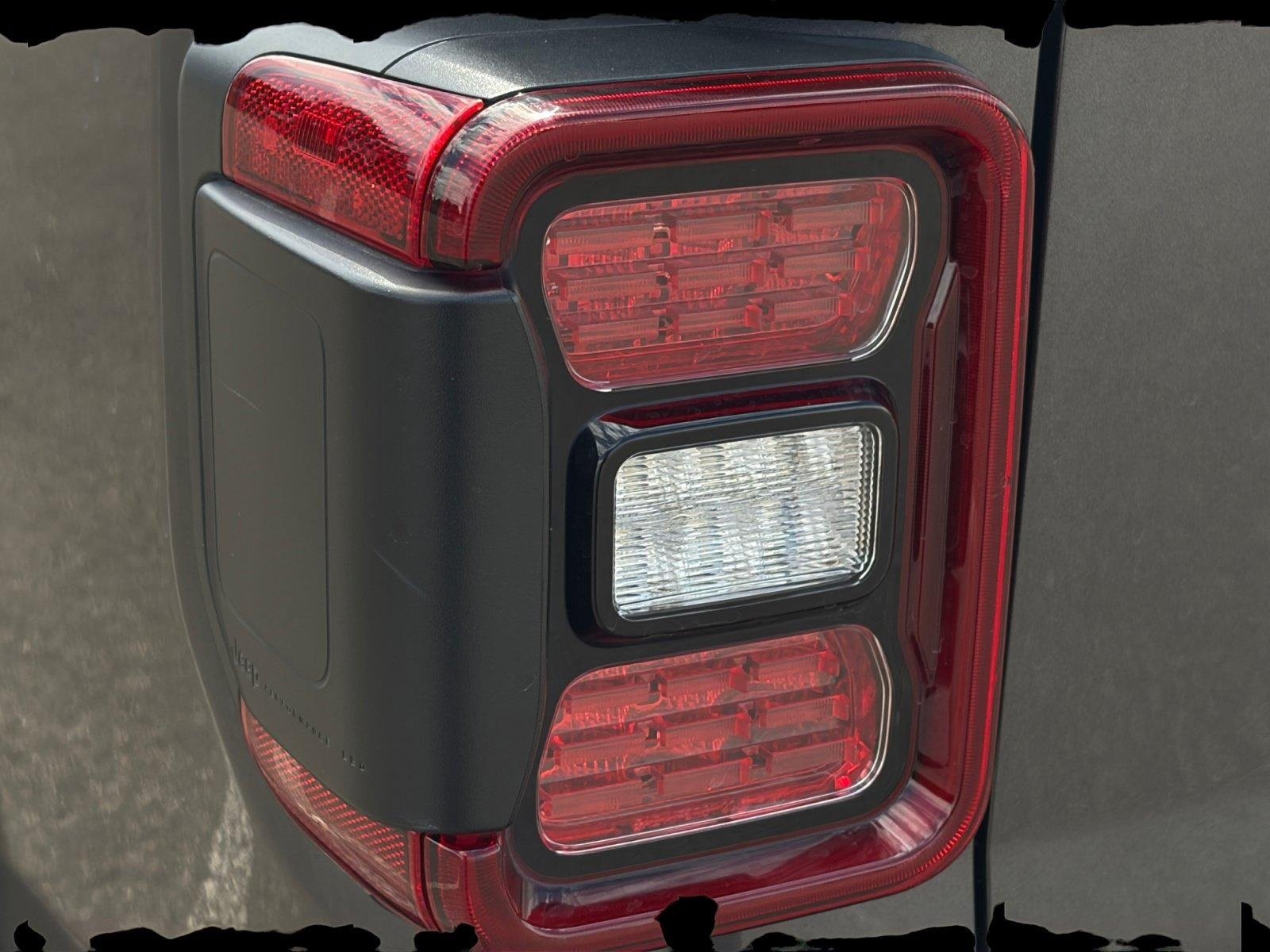 Used 2023 Jeep Gladiator Sport AWD/4WD image 21