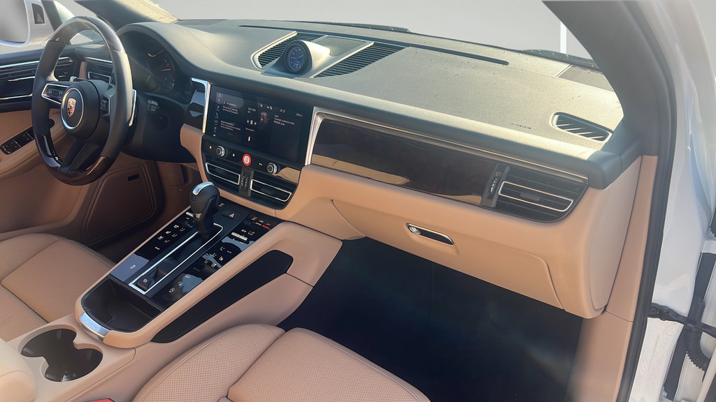 New 2026 Porsche Macan AWD/4WD image 20