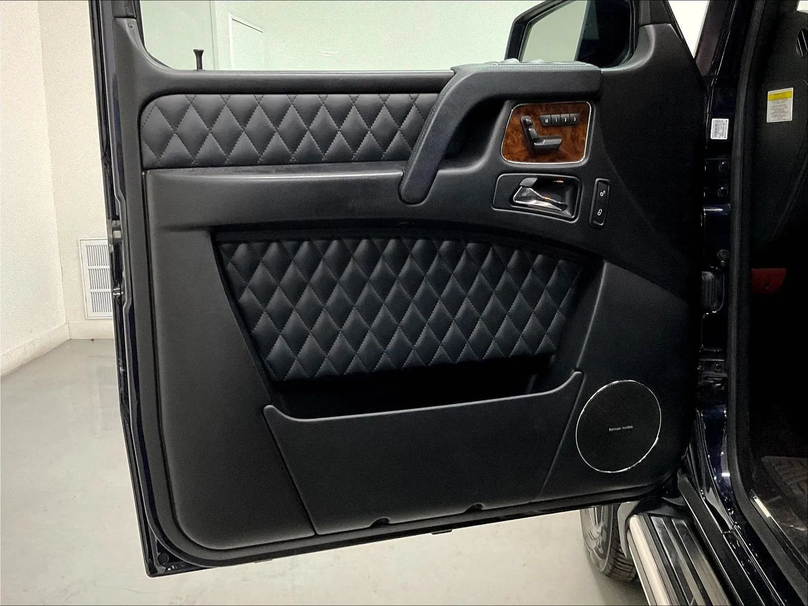 Used 2014 Mercedes-Benz G 63 AMG 4MATIC image 16