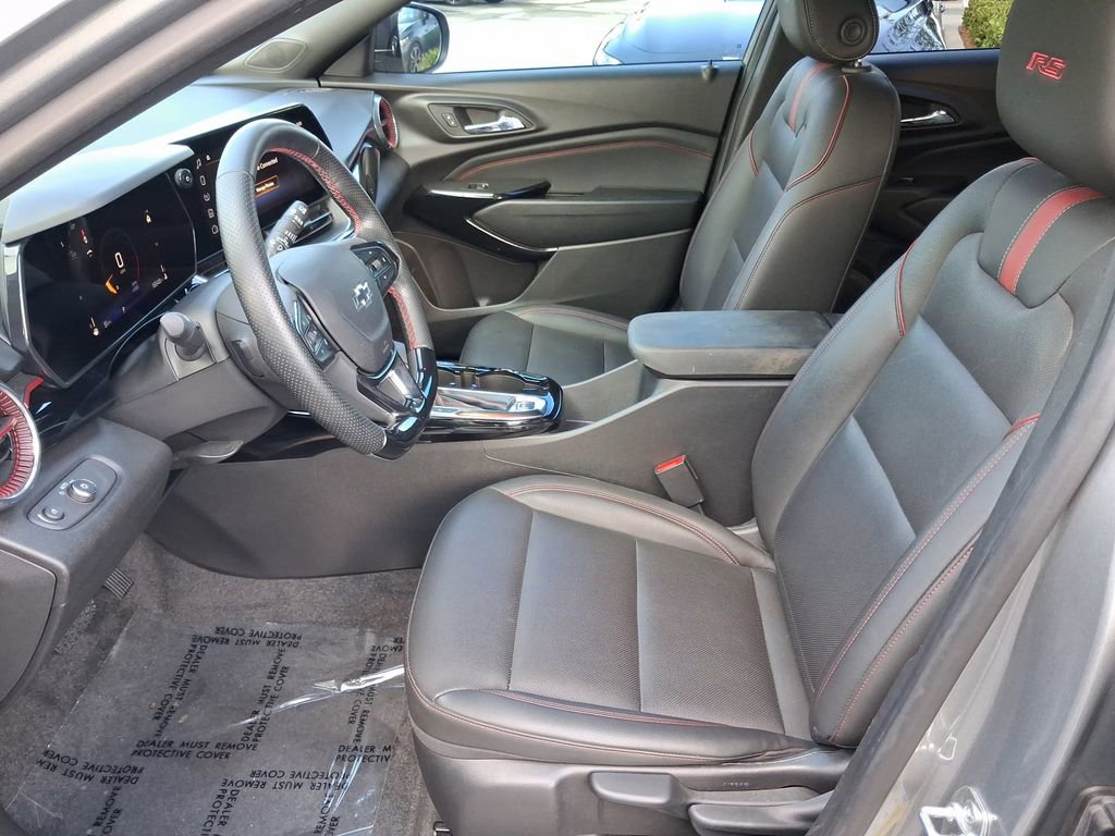 Used 2025 Chevrolet Trax RS w/ Driver Confidence Package FWD image 14