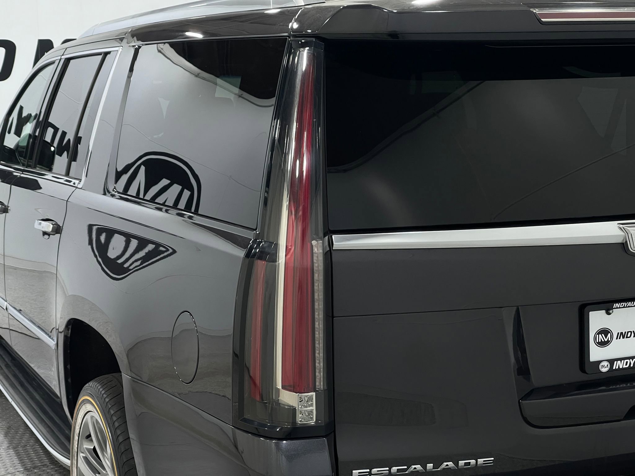 Used 2016 Cadillac Escalade ESV Luxury image 33