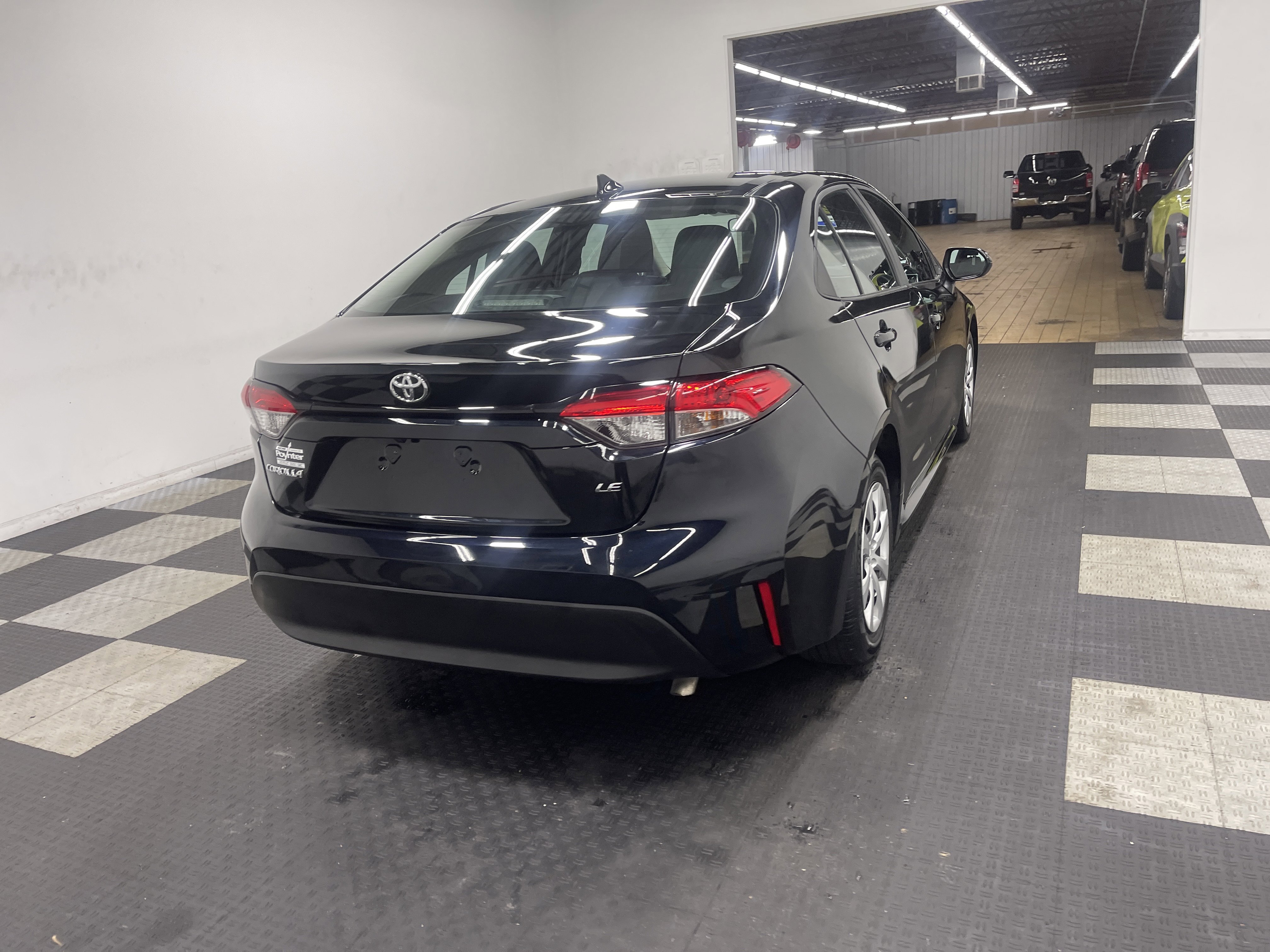 Used 2024 Toyota Corolla LE image 5