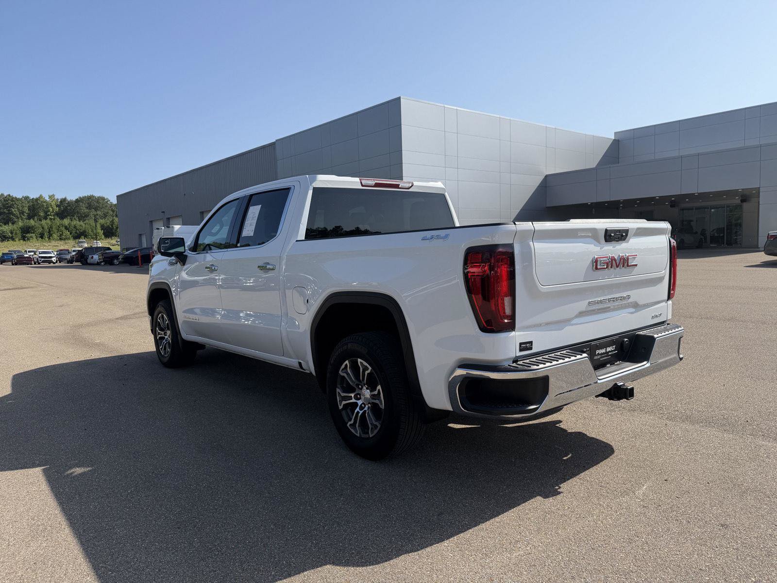 Used 2026 GMC Sierra 1500 SLT AWD/4WD image 4