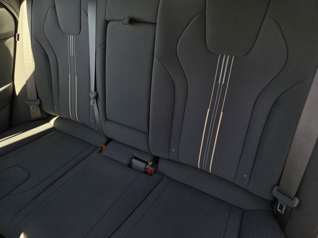 Used 2025 Hyundai Elantra SEL image 12