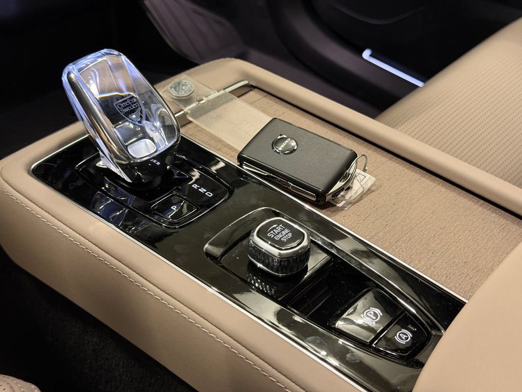 New 2026 Volvo XC90 B6 Ultra w/ Protection Package Premier AWD/4WD image 19