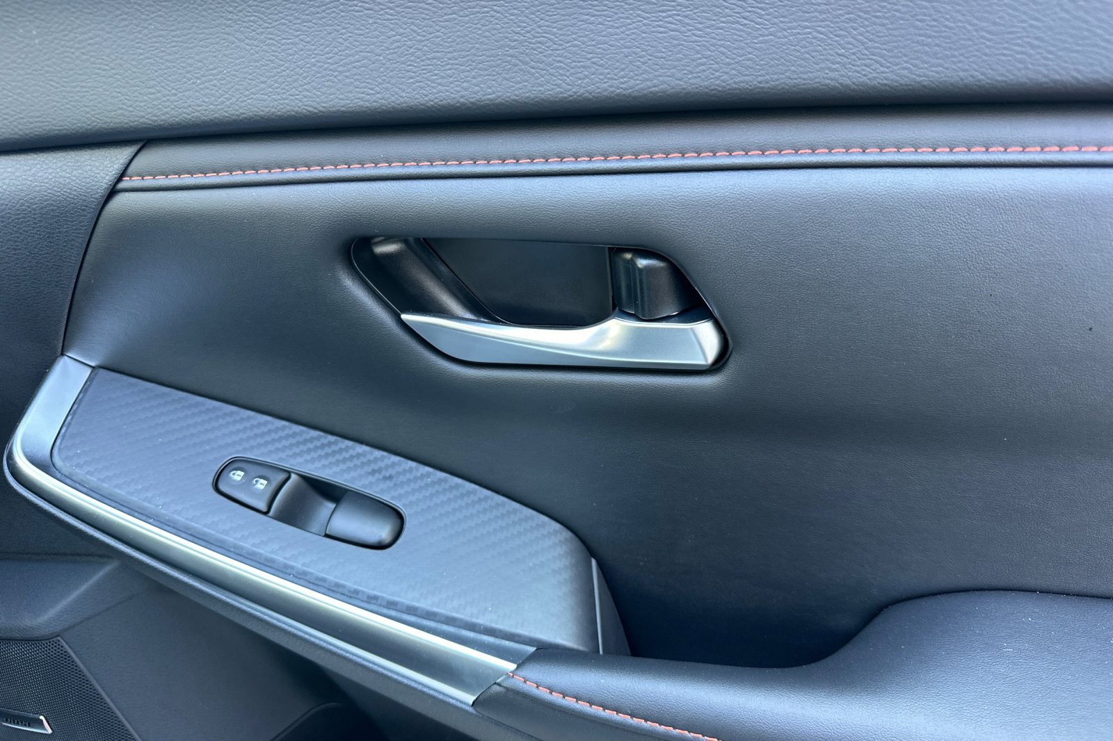 Used 2025 Nissan Sentra SR w/ SR Premium Package image 20