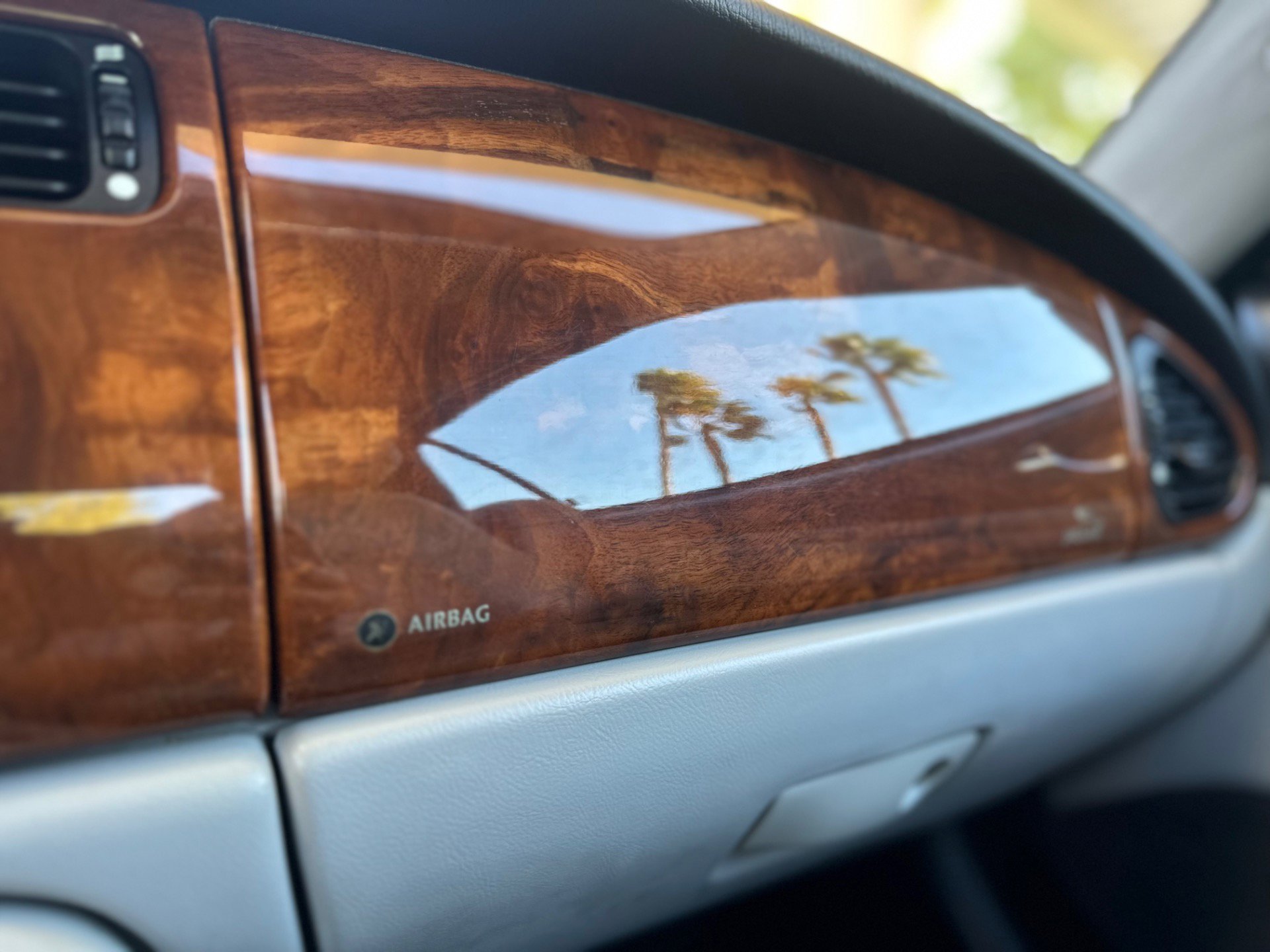 Used 2003 Jaguar XK8 Convertible image 32