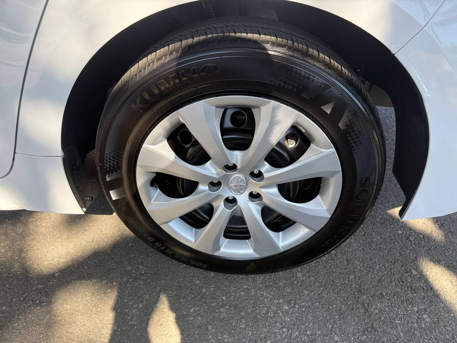 Used 2025 Toyota Corolla LE FWD image 25