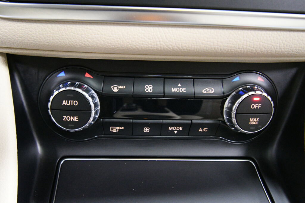 Used 2019 Mercedes-Benz GLA 250 4MATIC image 17