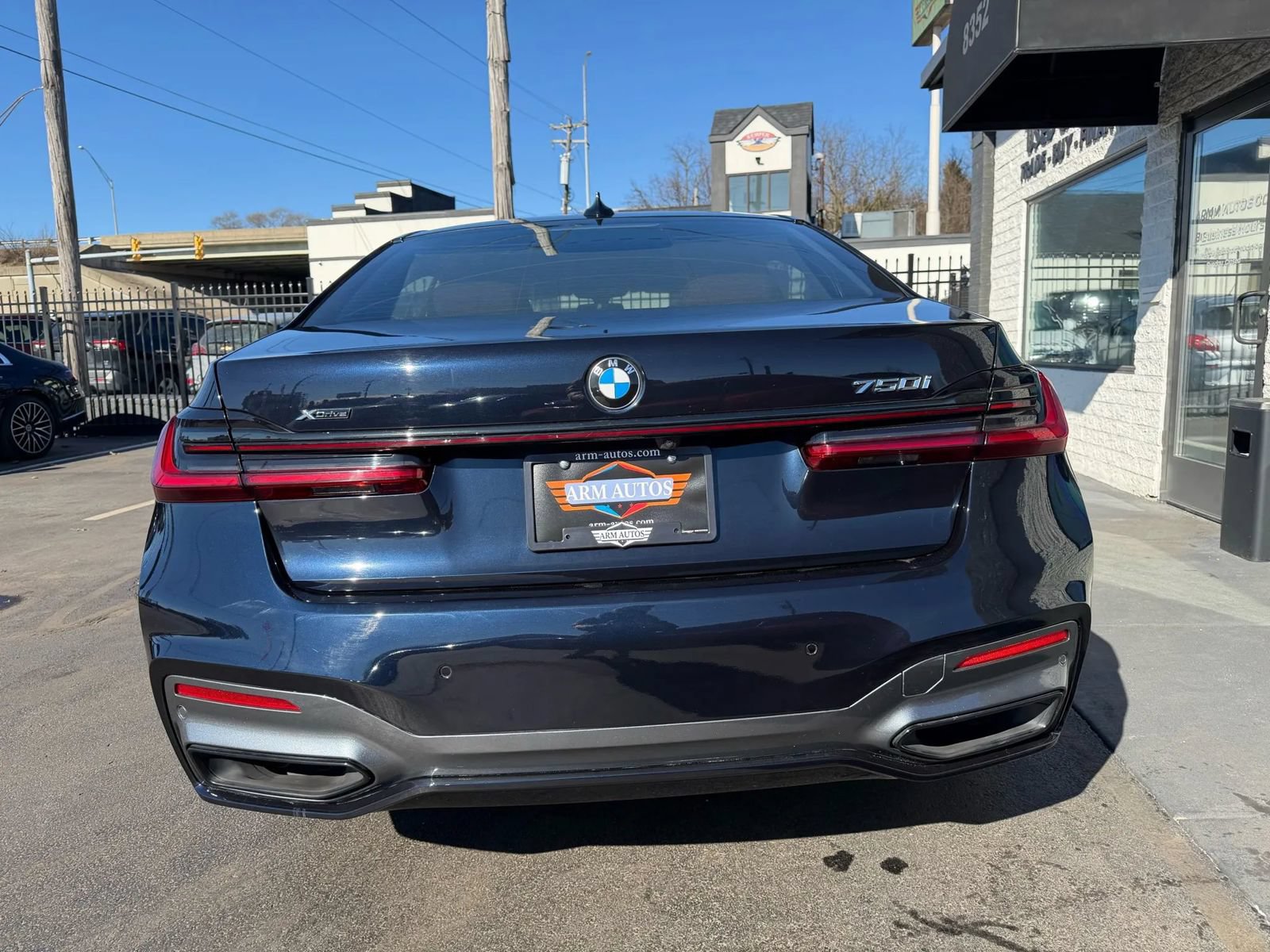 Used 2022 BMW 750i xDrive w/ Executive Package AWD/4WD image 6
