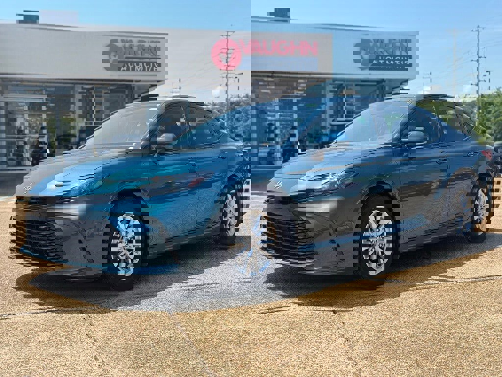 Used 2025 Toyota Camry LE