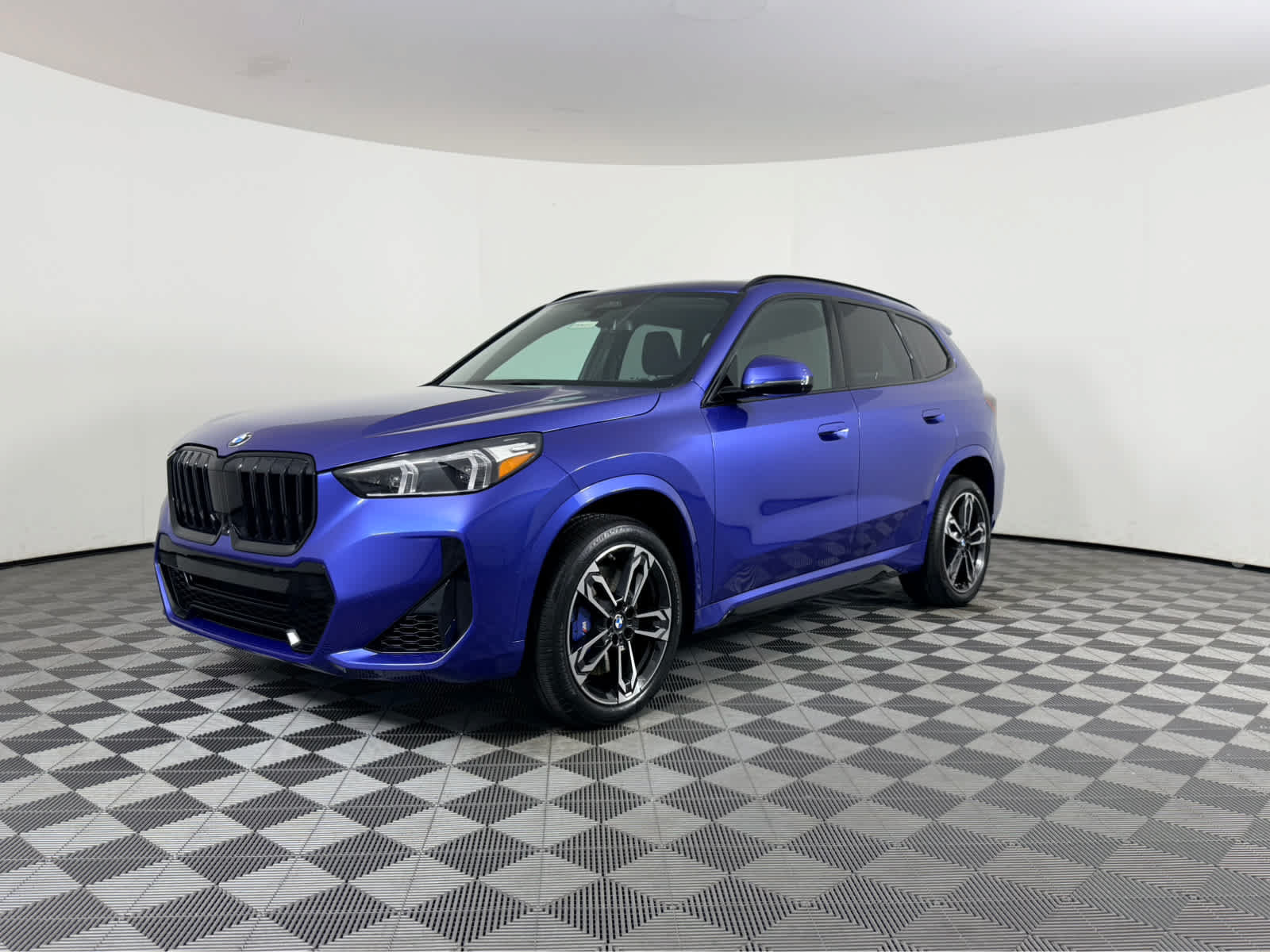 Used 2025 BMW X1 xDrive28i w/ Premium Package AWD/4WD image 7