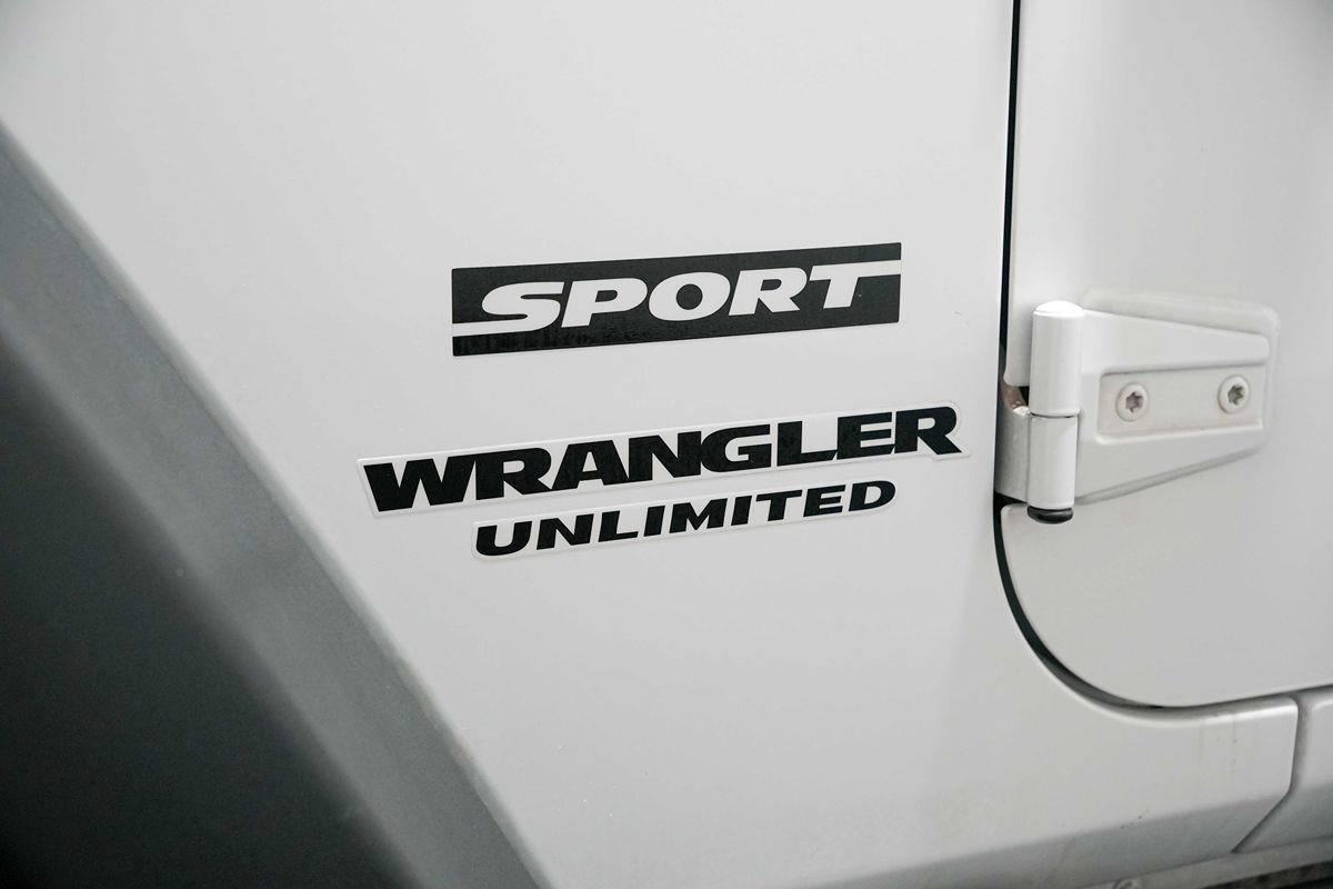 Used 2017 Jeep Wrangler Unlimited Sport w/ Quick Order Package 24S AWD/4WD image 11