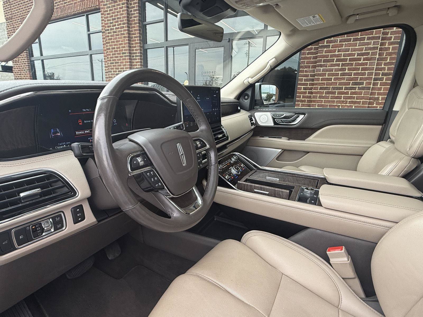 Used 2022 Lincoln Navigator L Reserve RWD image 16