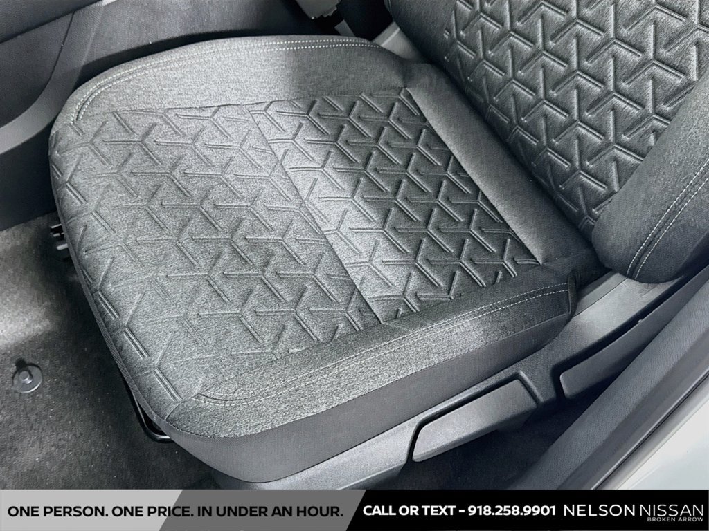 New 2027 Nissan Kicks SV w/ Cold Weather Package FWD image 18