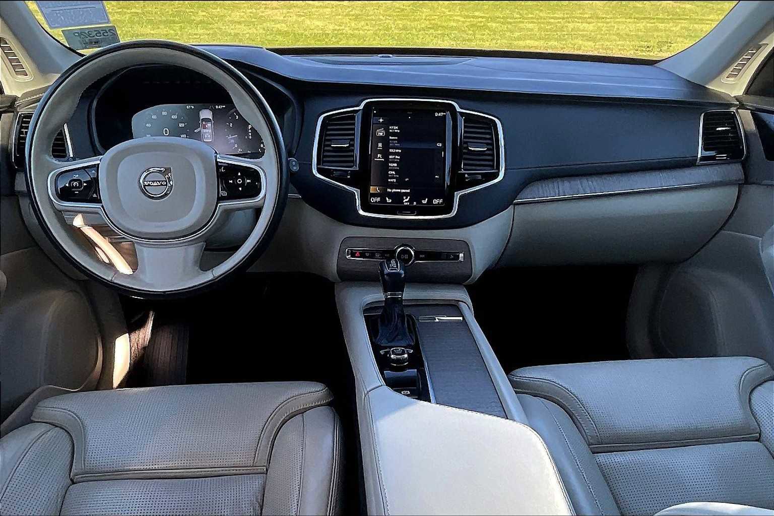 Used 2022 Volvo XC90 T6 Inscription w/ Advanced Package image 18