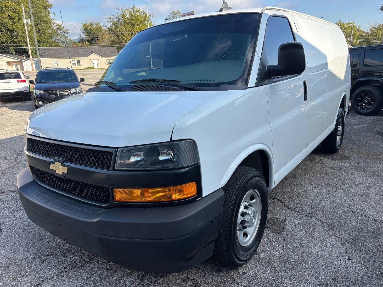 Used 2021 Chevrolet Express 2500 w/ Driver Convenience Package image 4