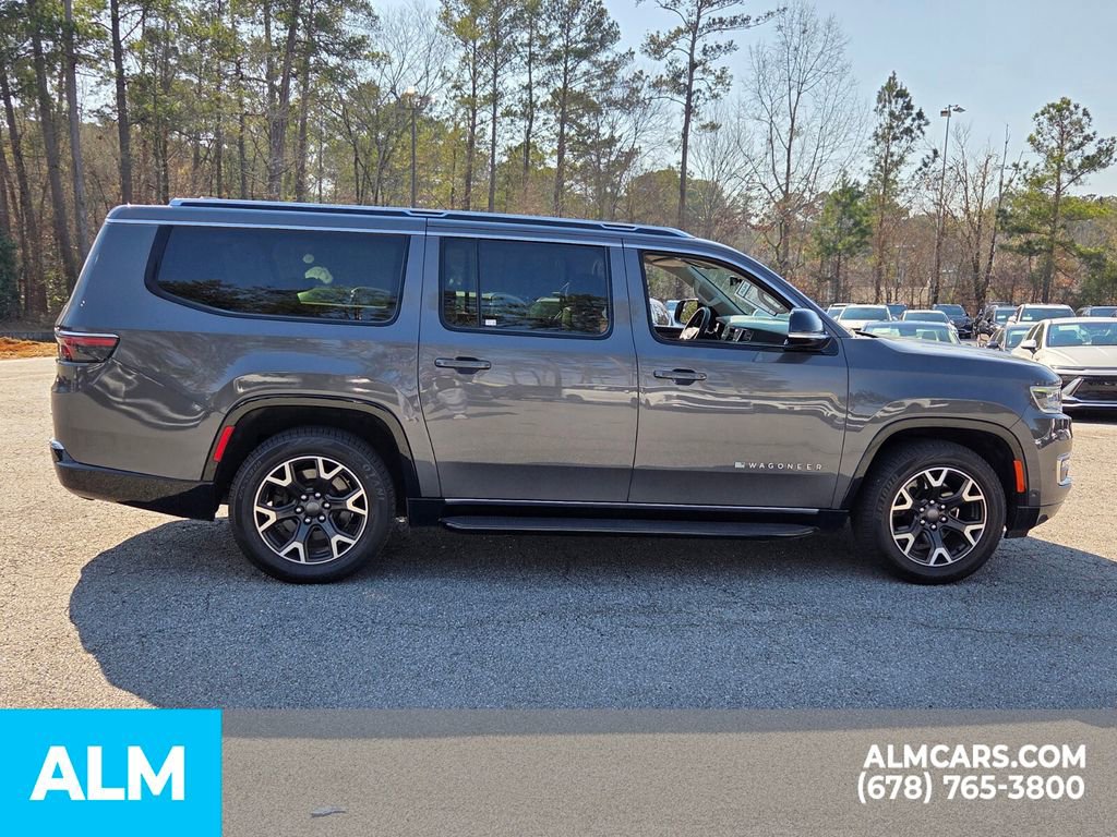 Used 2023 Jeep Wagoneer L Series III w/ Preferred Equipment Group image 15