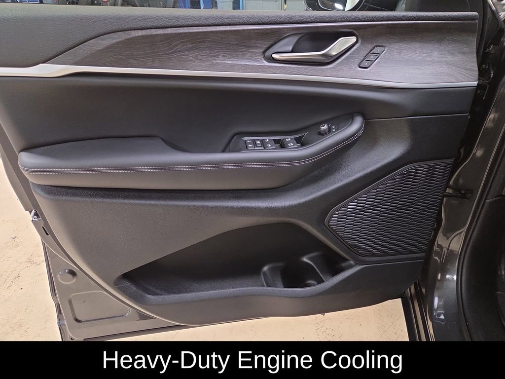 New 2025 Jeep Grand Cherokee L Limited w/ Luxury Tech Group II image 11