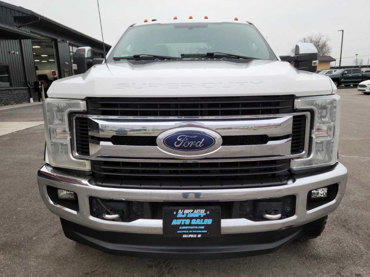 Used 2019 Ford F250 XLT w/ XLT Premium Package image 2
