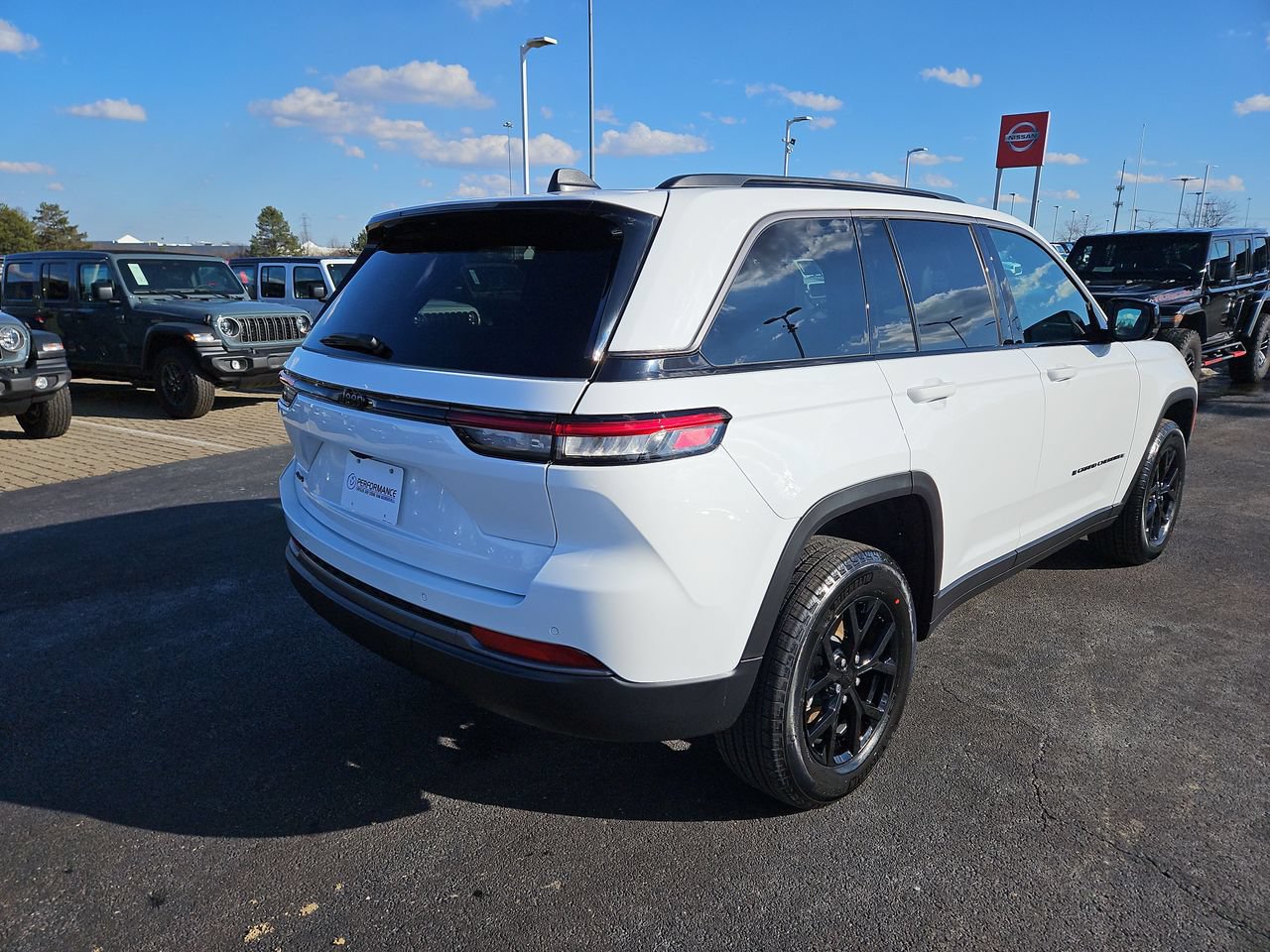 New 2026 Jeep Grand Cherokee Altitude AWD/4WD image 7