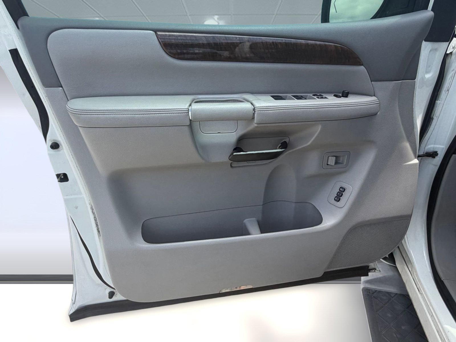 Used 2010 Nissan Armada Platinum w/ Captain Seat Pkg AWD/4WD image 22