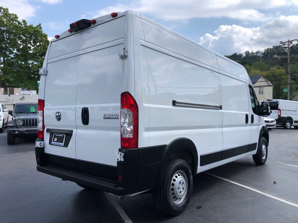 Used 2025 RAM ProMaster 2500 w/ Convenience Group FWD image 6